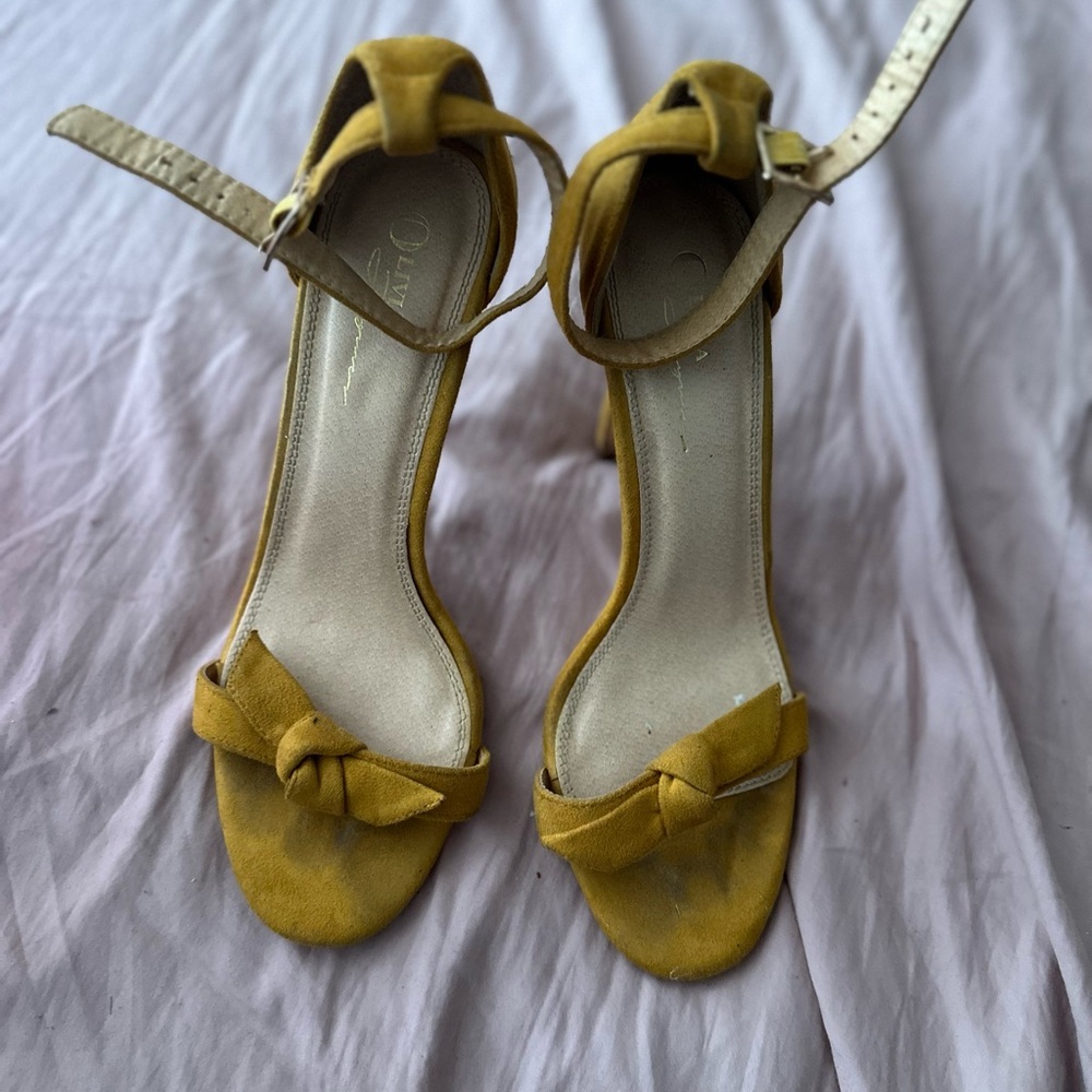 Strap heel - Picture 2 of 2